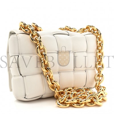 BOTTEGA VENETA LAMBSKIN MAXI INTRECCIO PADDED CHAIN CASSETTE CROSSBODY BAG WHITE (25*17*8cm)